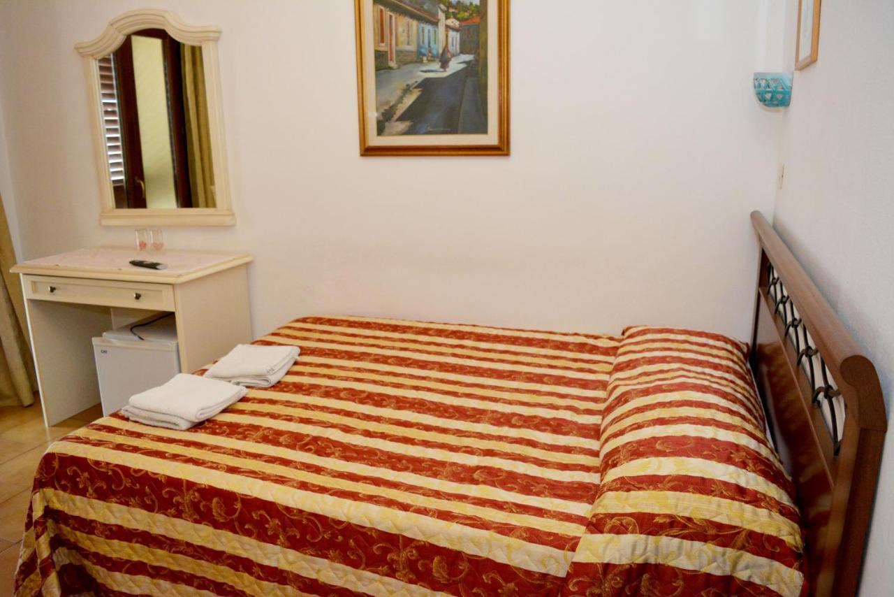 Scano Comfort Inn Santa Teresa Gallura Kültér fotó