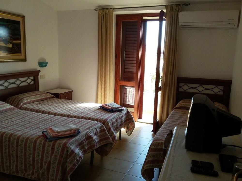 Scano Comfort Inn Santa Teresa Gallura Kültér fotó